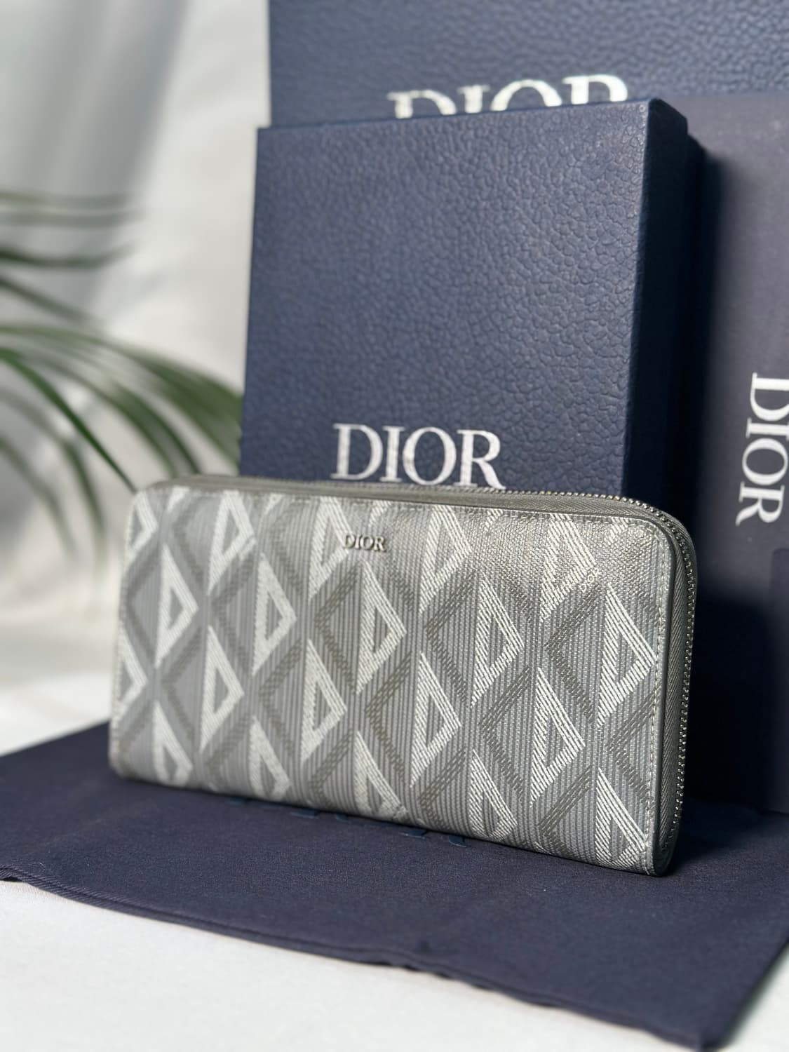 디올 다이아몬드 지퍼돌이 지갑 상품이미지3