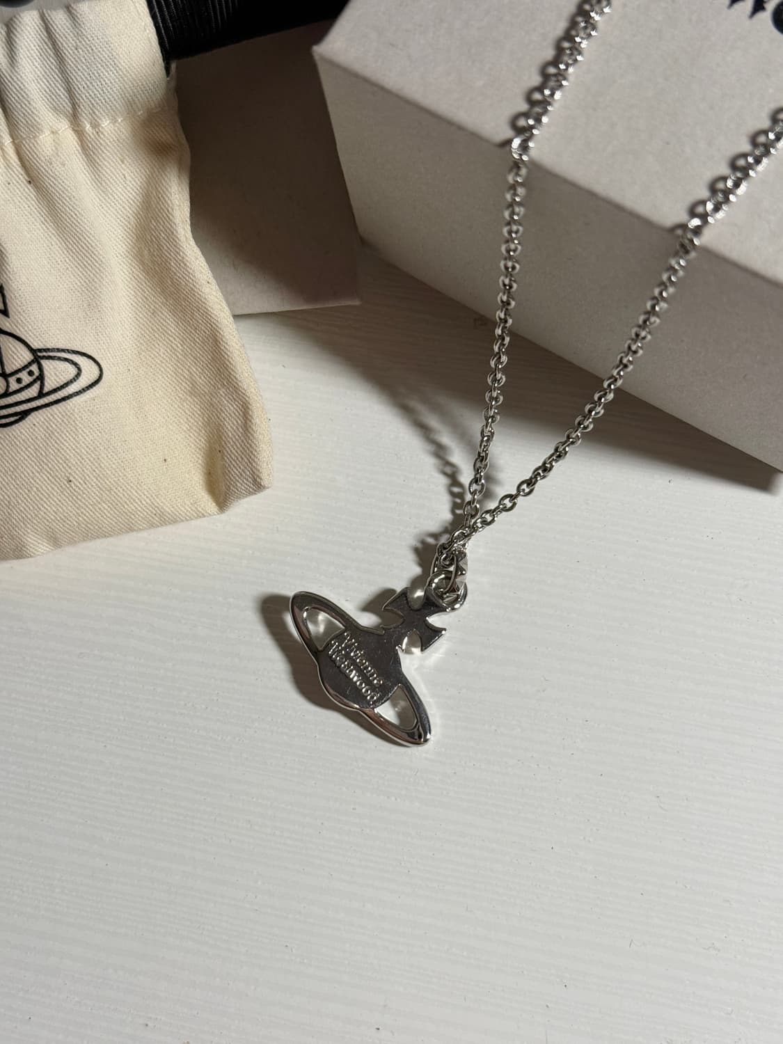 비비안웨스트우드 목걸이 메이페어 바스 릴리프 실버 상품이미지2