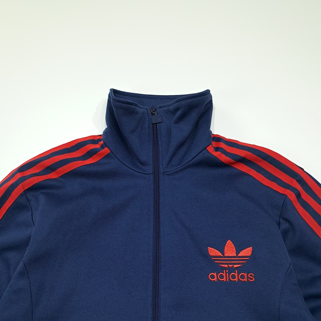 CL996 M 아디다스 오리지널스 유로파 네이비레드 트랙탑 자켓 상품이미지2
