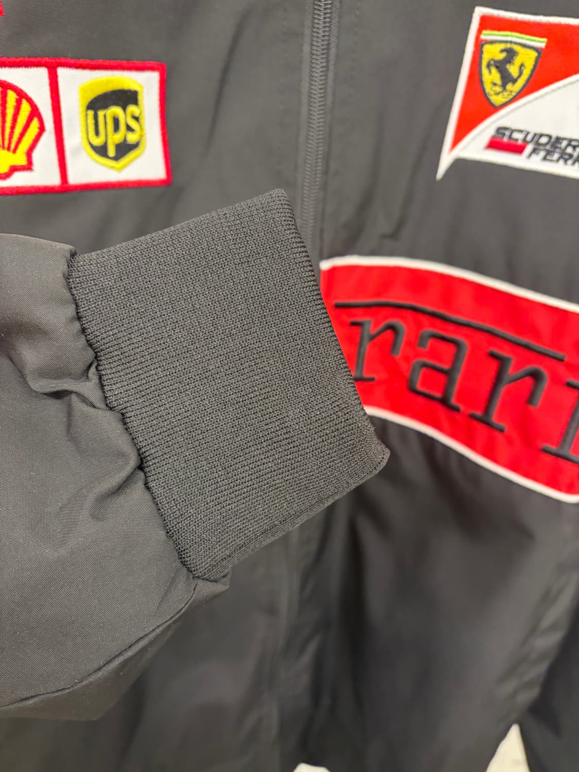 페라리 F1 블랙 레이싱 자켓 상품이미지2