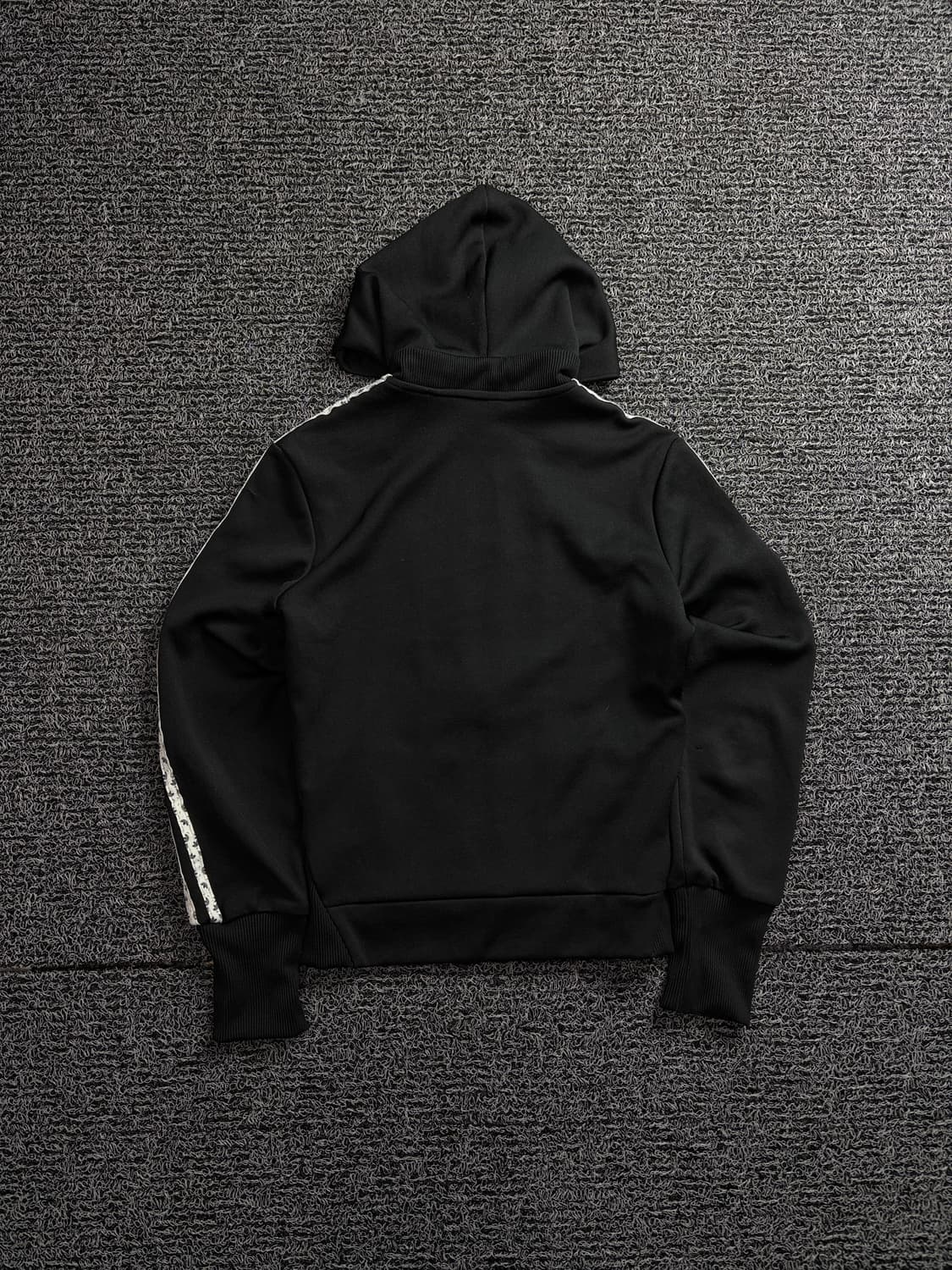 아디다스 트레포일 블랙 크롭 루드 트랙탑 져지 1553 상품이미지4