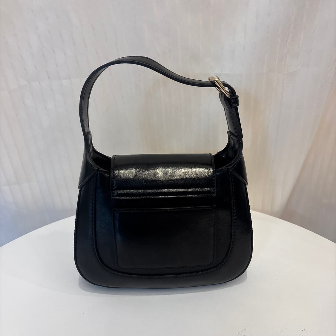 정품 Ovhee 오브히 보떼 크링클드 미니백     상품이미지5