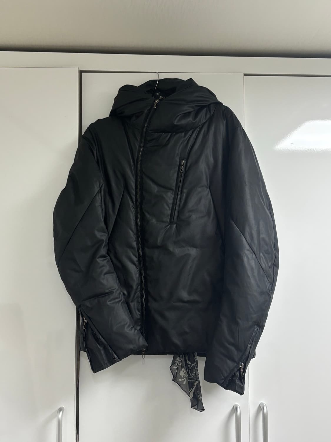 어태치먼트 사선집업 다운 자켓 2 상품이미지1