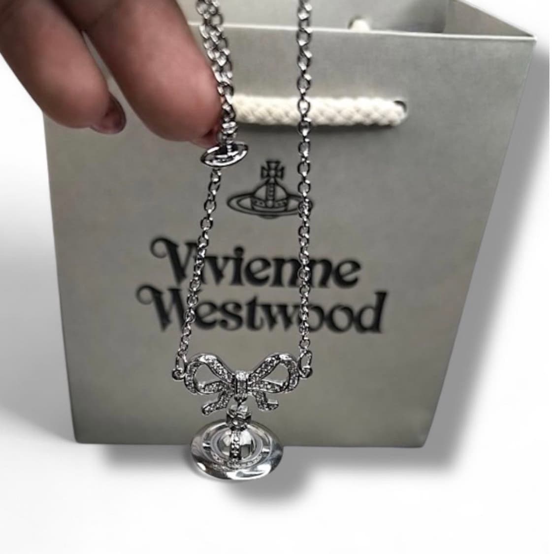 비비안웨스트우드 화이트 크리스탈 리본 3d orb팬던트 목걸이(새상품) 상품이미지3