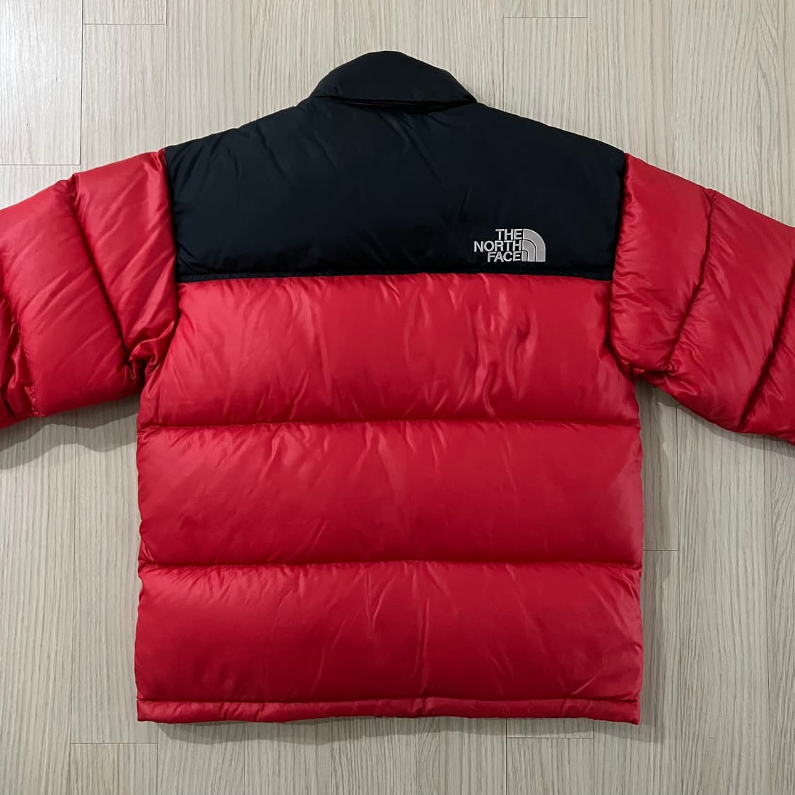 노스페이스 700 눕시 패딩 검빨 상품이미지4