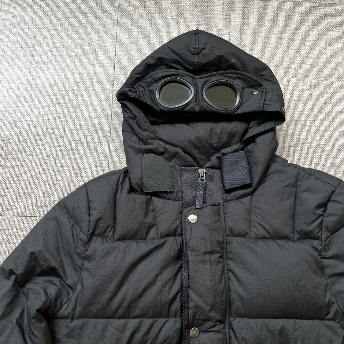 CP컴퍼니 고글 나일론 패딩 105 덕다운 상품이미지3