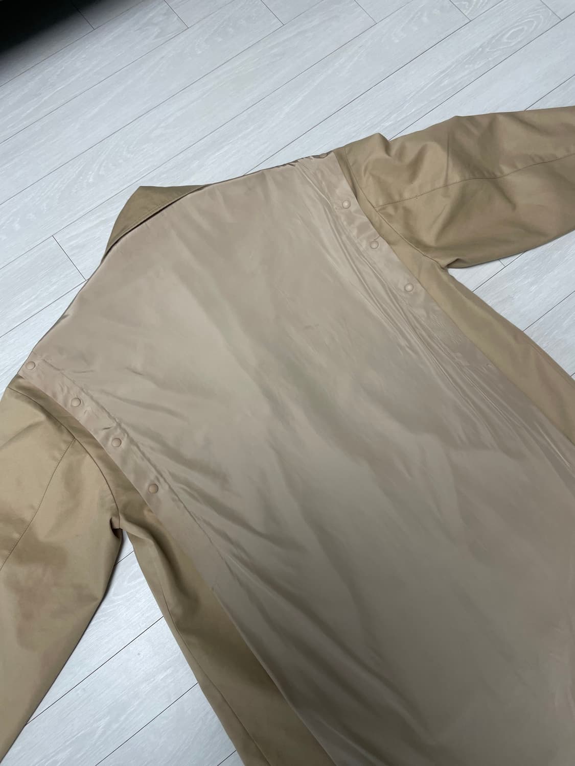 아더에러 트렌치코트 상품이미지3