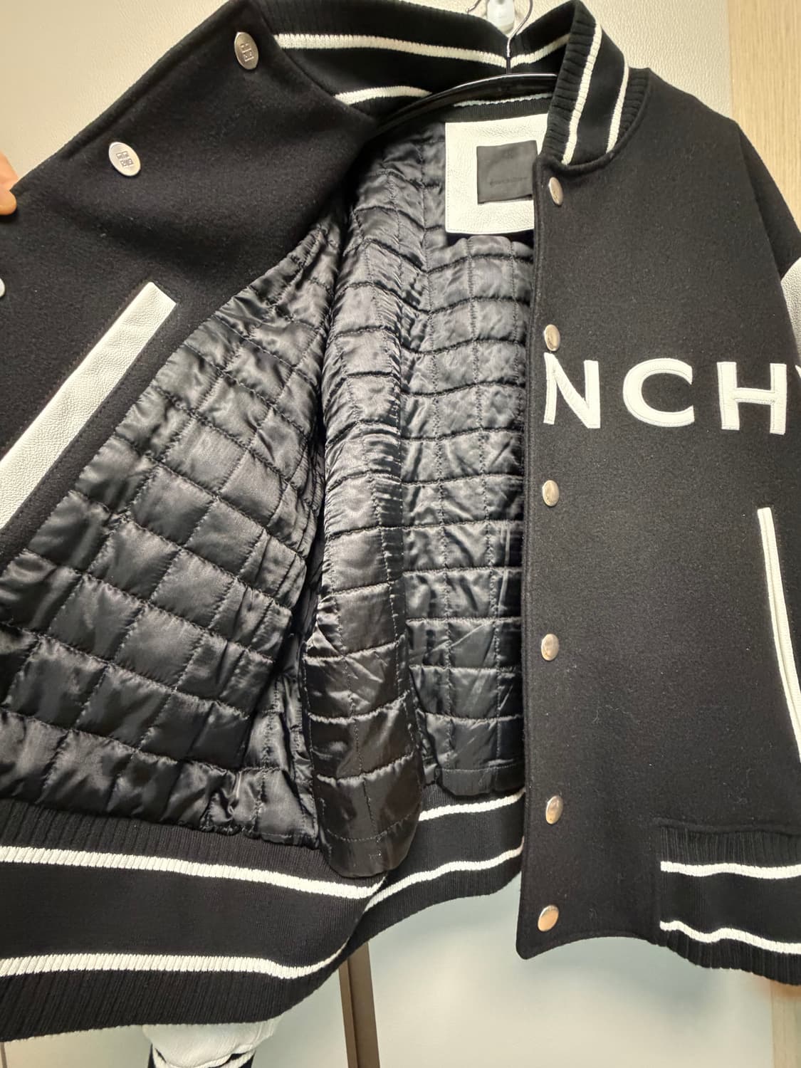 지방시 울 바시티 봄버 자켓 상품이미지3