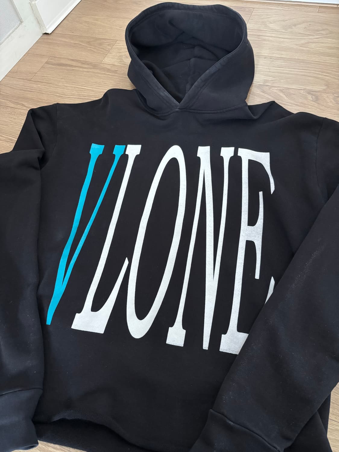 브이론 후드티 상품이미지1