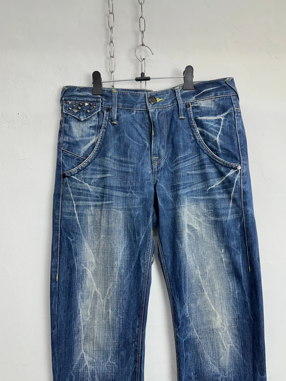 Studded Distressed Denim Jeans 상품이미지5