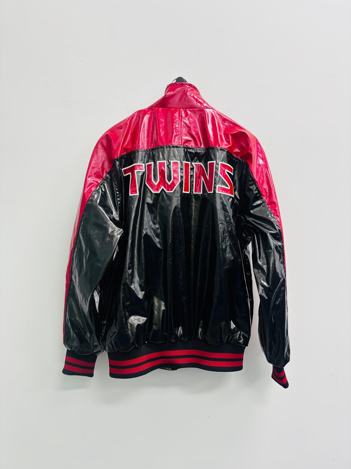 LG 트윈스(LG TWINS) 어센틱 유광 점퍼 (임찬규 사인) 상품이미지6