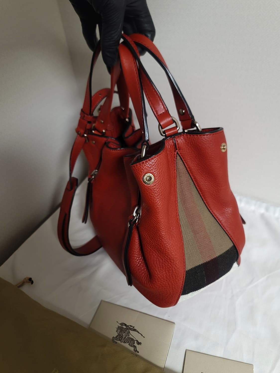 버버리 가방 크로스백/토트백(디올샤넬보테가루이비통구찌셀린느생로랑발렌시아가 상품이미지4