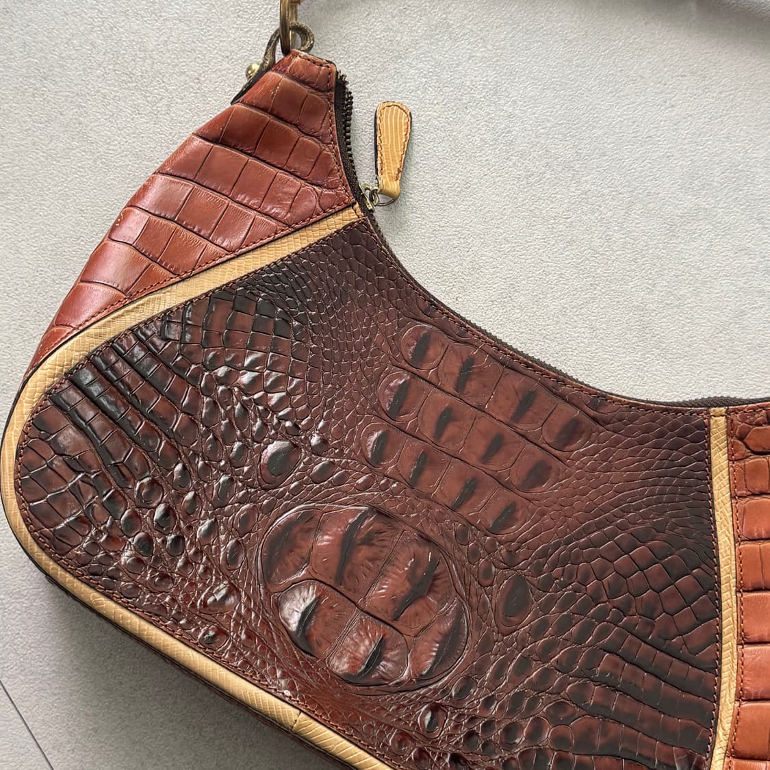 브라민 트라이컬러 리얼 악어 가죽 숄더백 상품이미지4