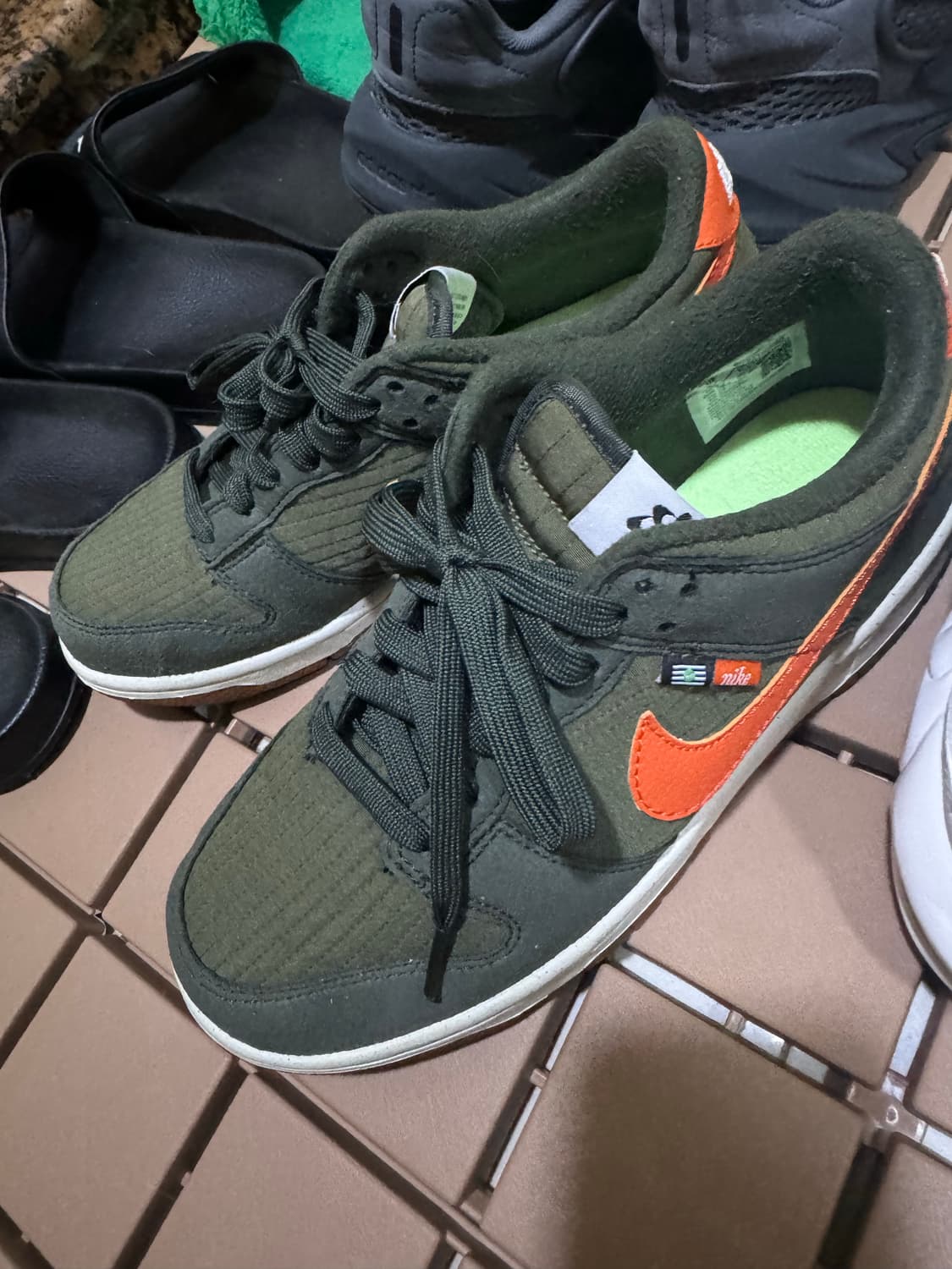 나이키덩크로우올리브 상품이미지3