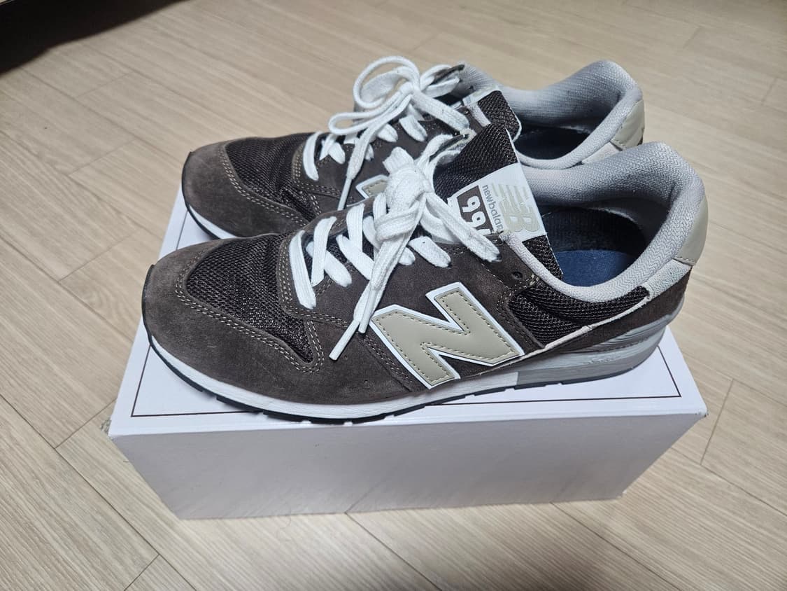 뉴발란스 996 다크브라운 270 상품이미지2