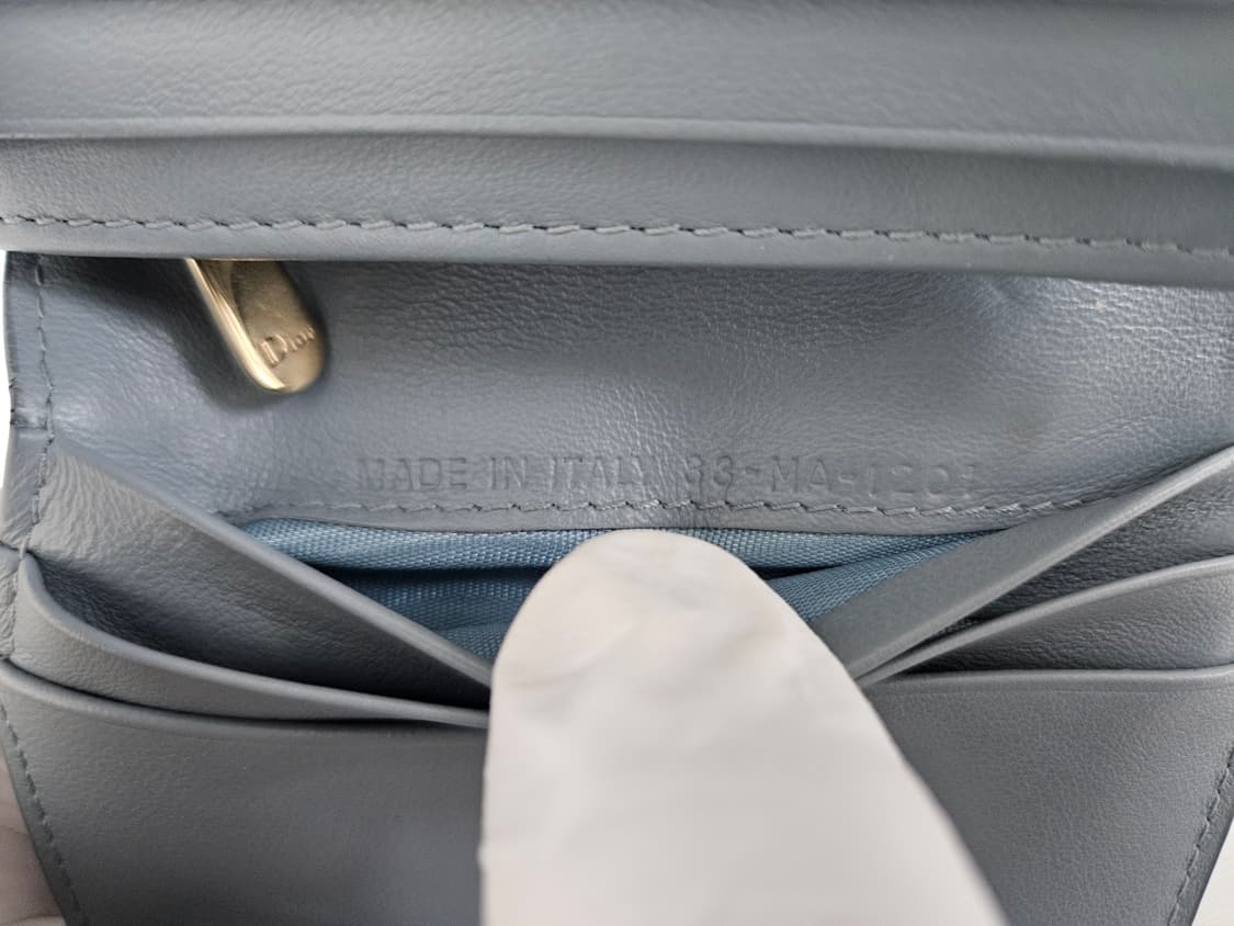 디올 레이디 까나쥬 반지갑(상태좋음 영수증포함 풀구성) 상품이미지9