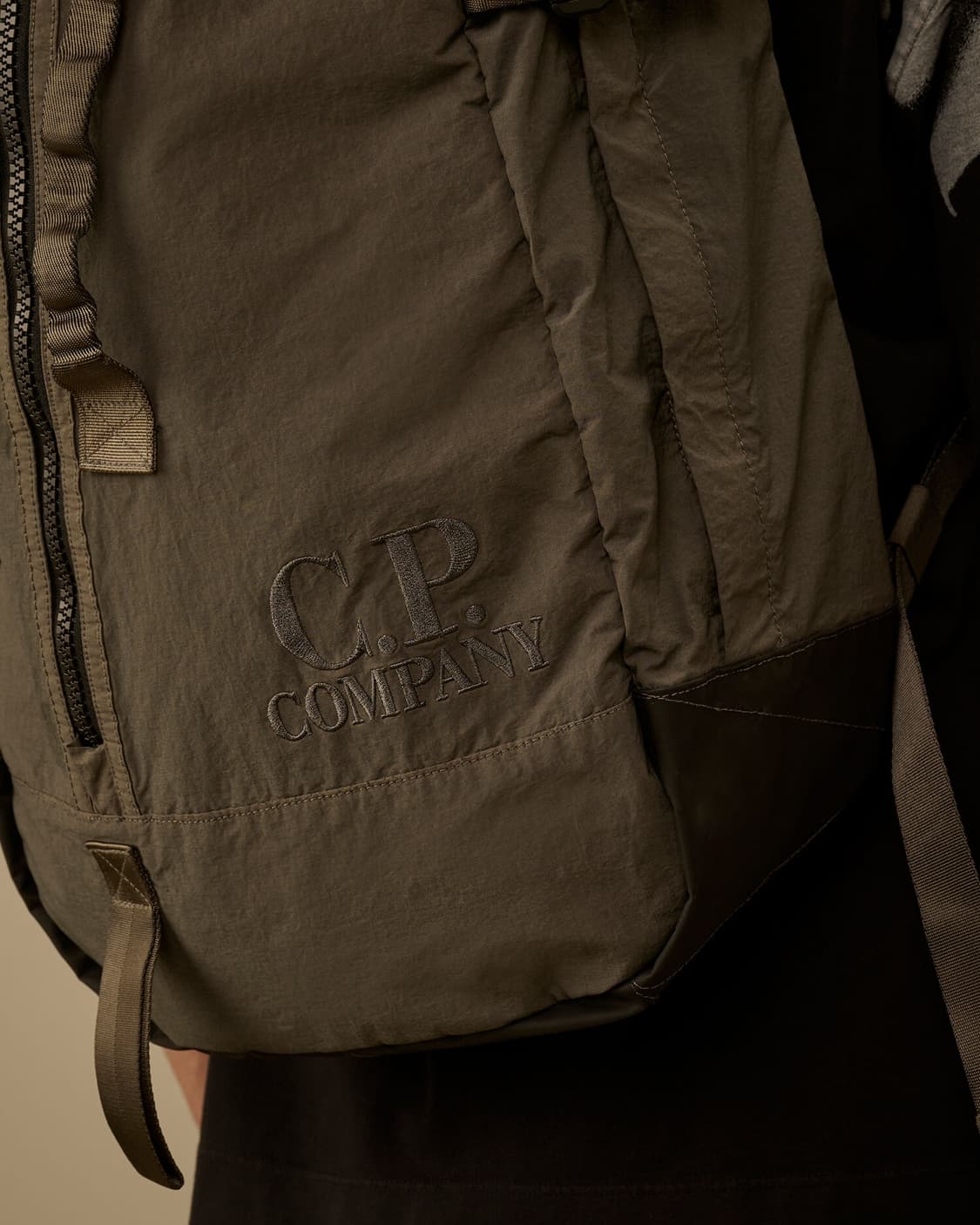 26ss C.P 컴퍼니 - 플레인 페이퍼 터치 트래블 백 상품이미지3