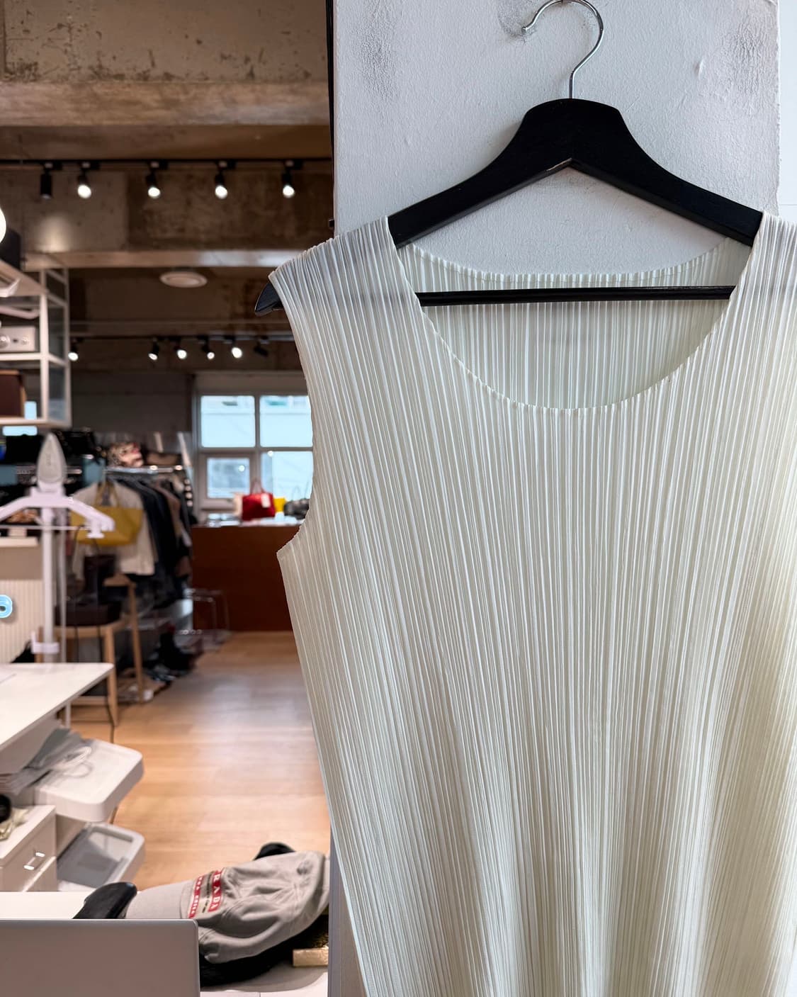 플리츠 플리즈 아이보리 링컬 슬리브리스 상품이미지3