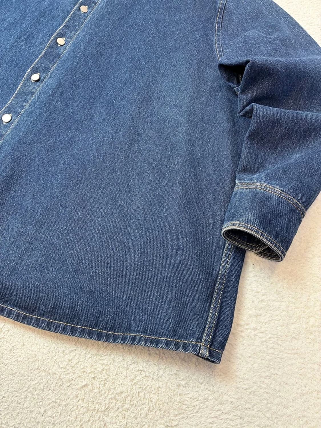 인사일런스 18FW 오버사이즈드 데님 셔츠 PN6004 상품이미지5