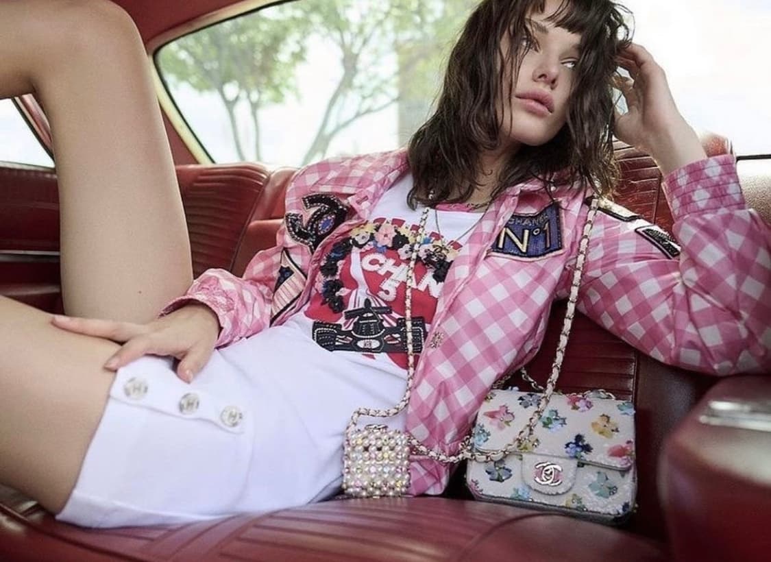 샤넬 23P 크루즈 스팽글 패치 자켓 상품이미지3