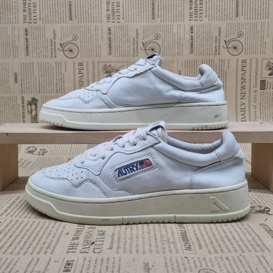 오트리 메달리스트 레더 여성스니커즈235 상품이미지1