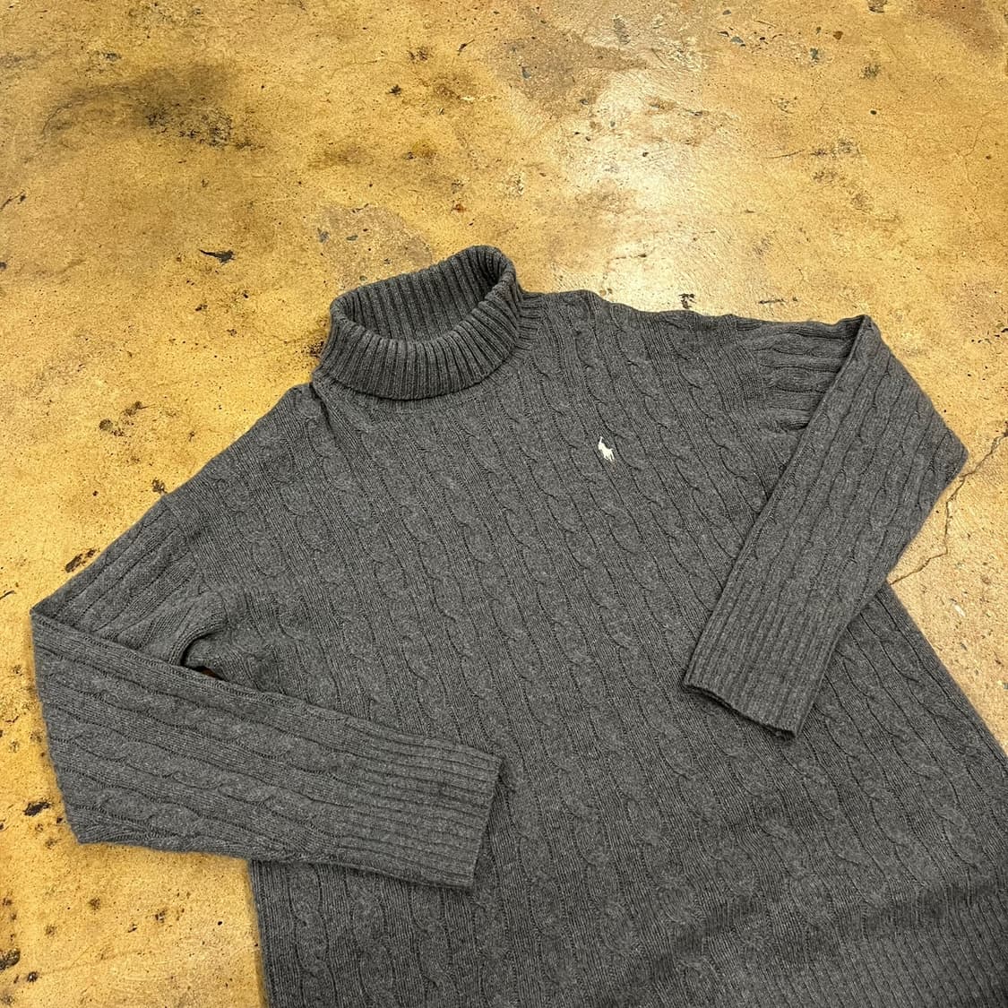 폴로 랄프로렌 그레이 목폴라 니트 상품이미지1