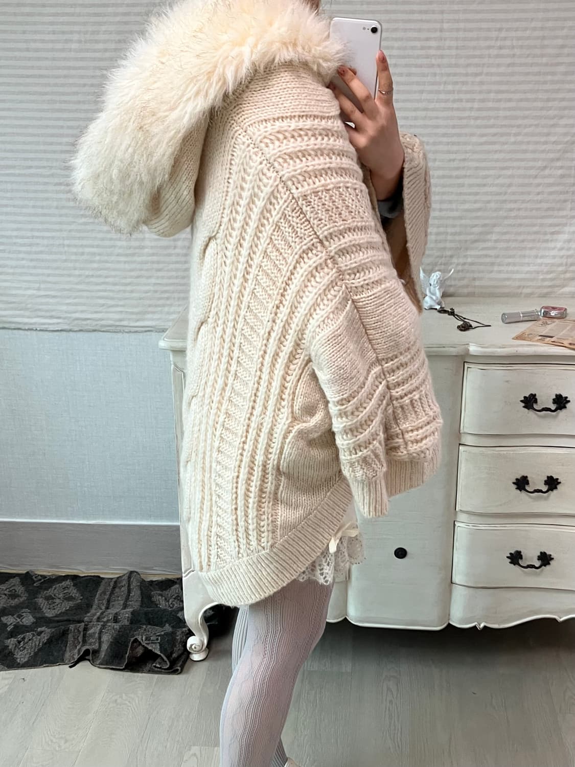 datura 아이보리 퍼 후드 케이프 상품이미지3