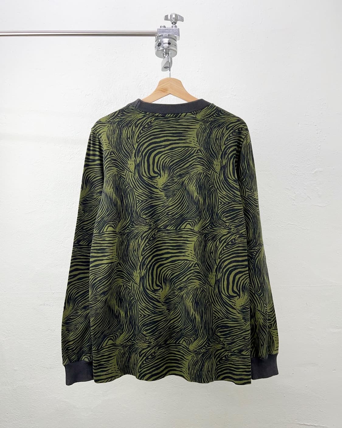 베르사체 클래식 V2 그린 패턴 롱슬리브  상품이미지5