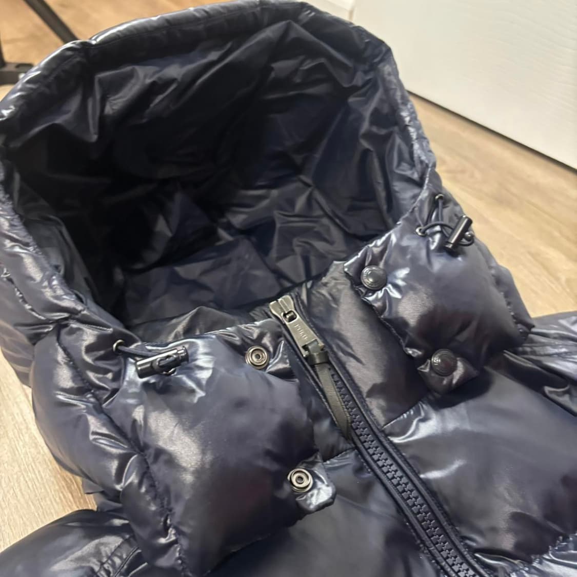 23FW 폴로 랄프 로렌 글로시 후드 다운 패딩 네이비 상품이미지4