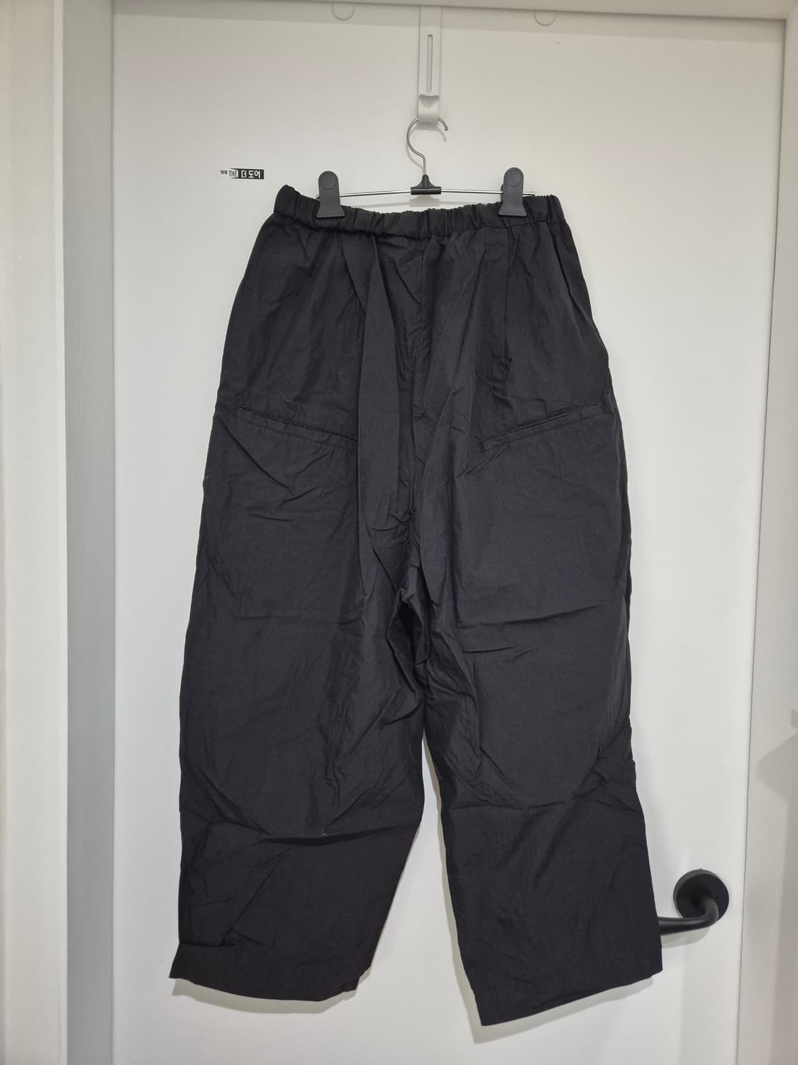 유니폼브릿지 볼륨 스트렙 이지 팬츠 블랙 상품이미지3