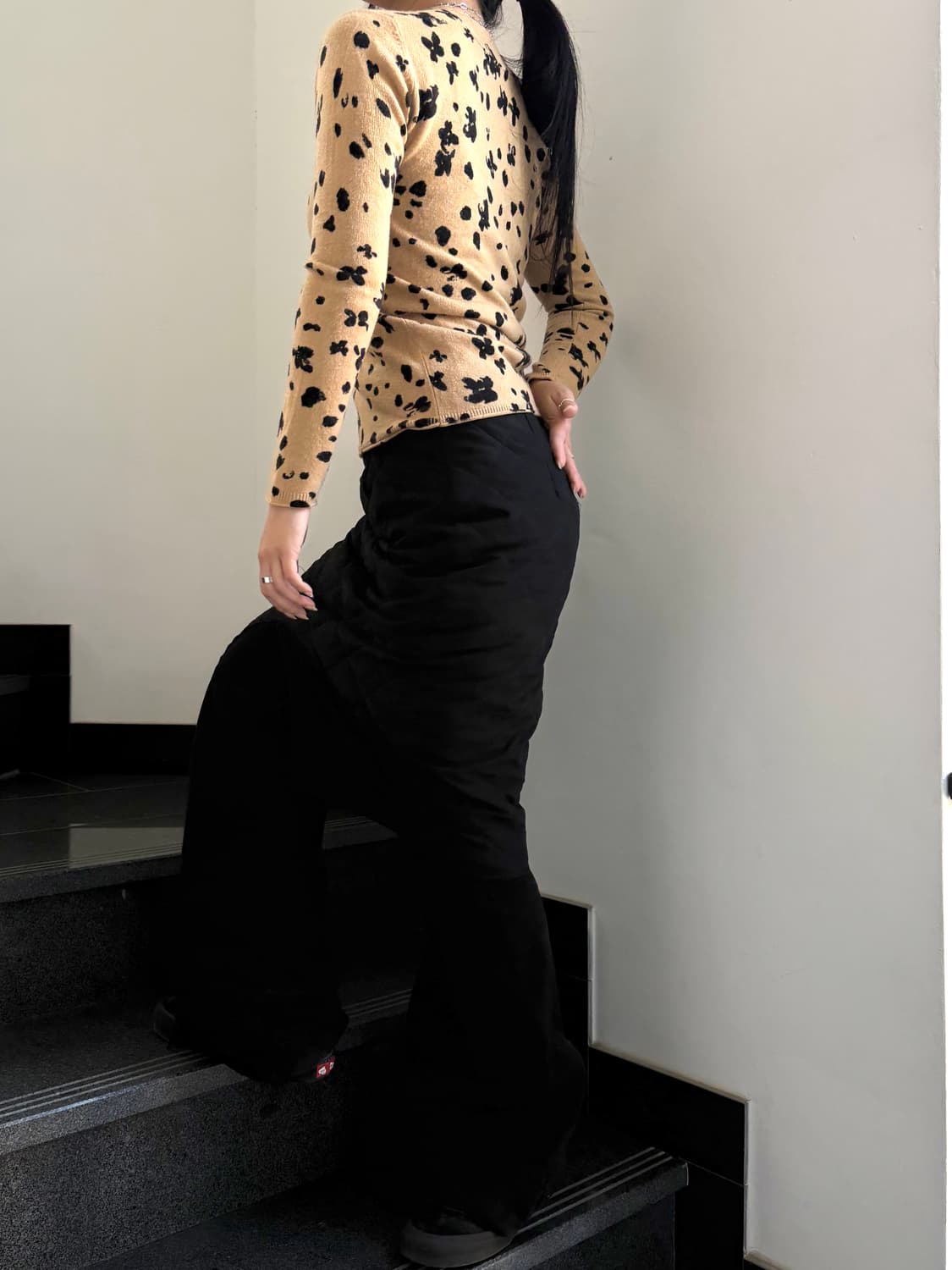 블랙 퀄팅 패딩 미디스커트 상품이미지3