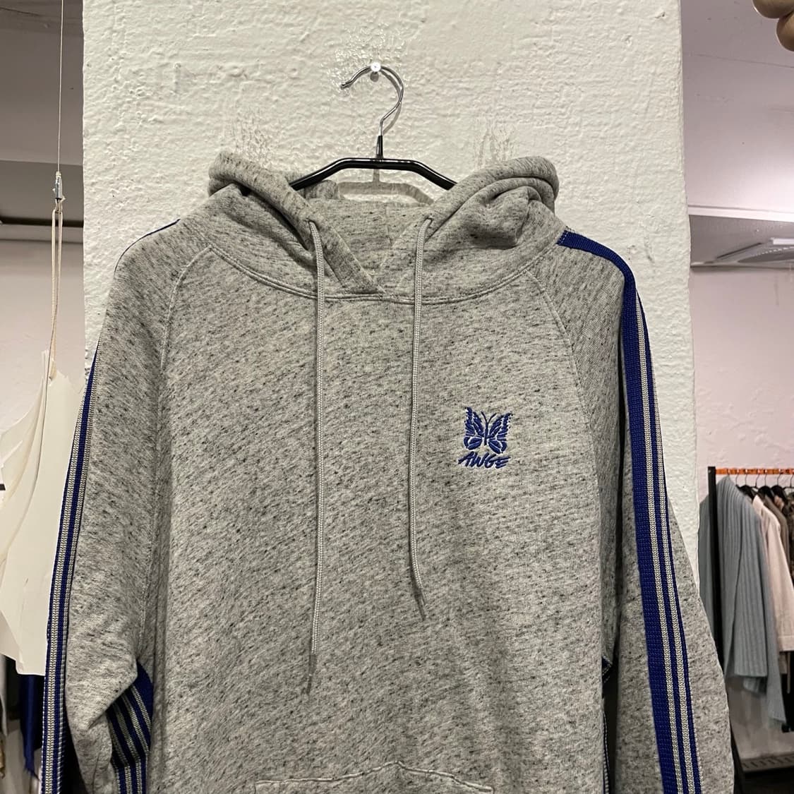 니들스 x awge 후드티셔츠 상품이미지2