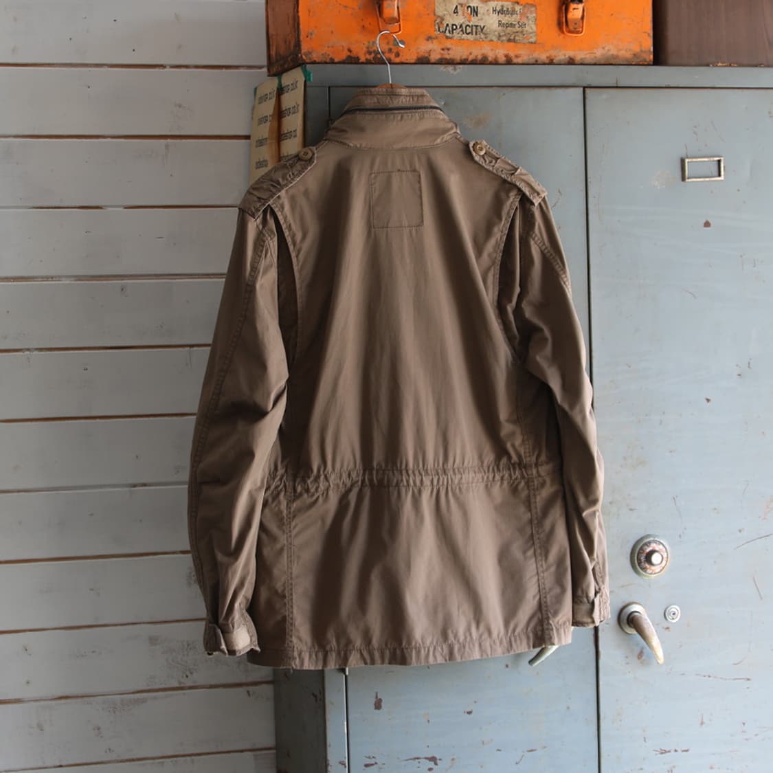 (착용컷) 알파 인더스트리 M-65 필드 자켓 (남성용 98-100) 상품이미지3