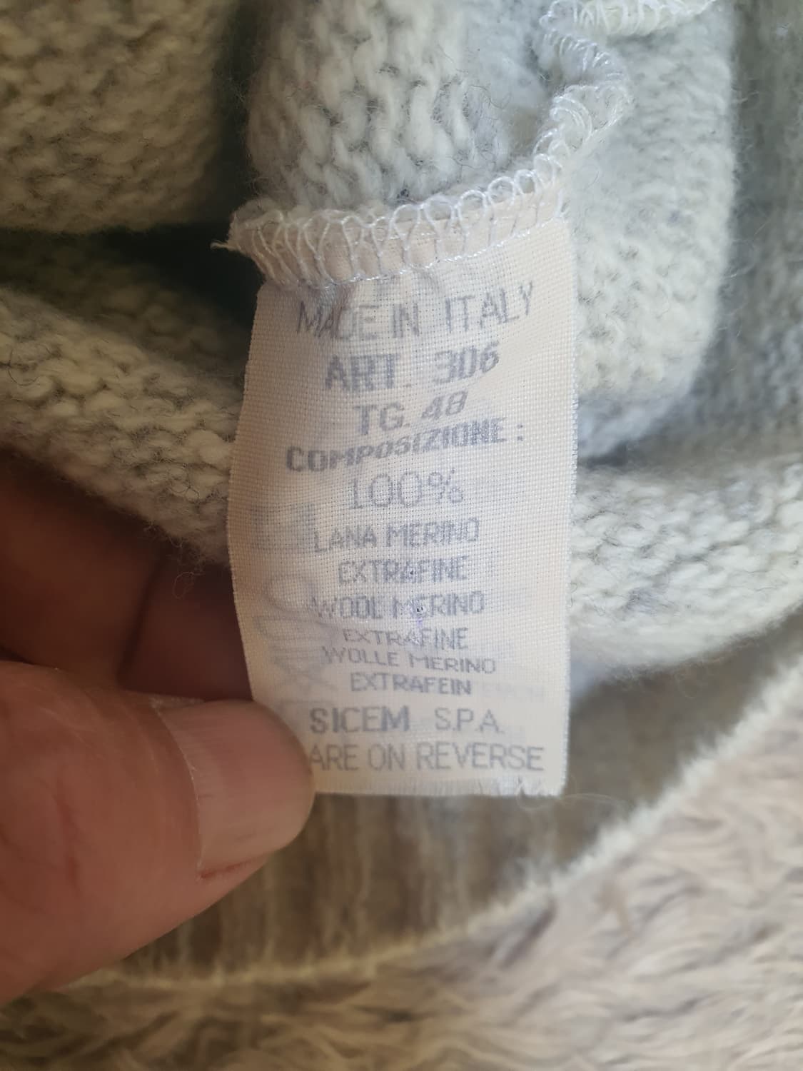 알마니 니트 목티 상태좋고 깨끗해요 사이즈 95 상품이미지5