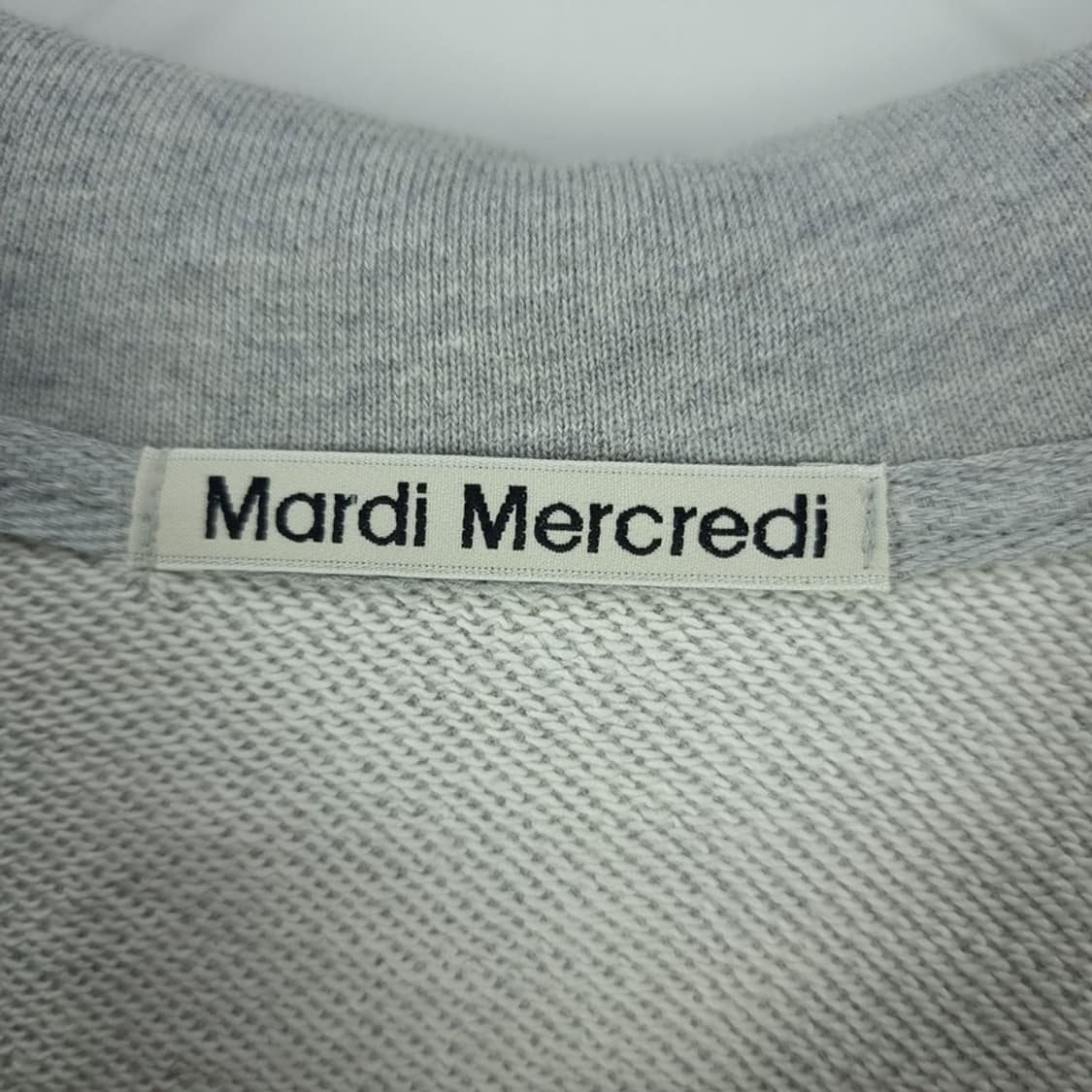 [마르디메크르디] 로고 자수 카라 맨투맨 그레이 M19109 상품이미지7