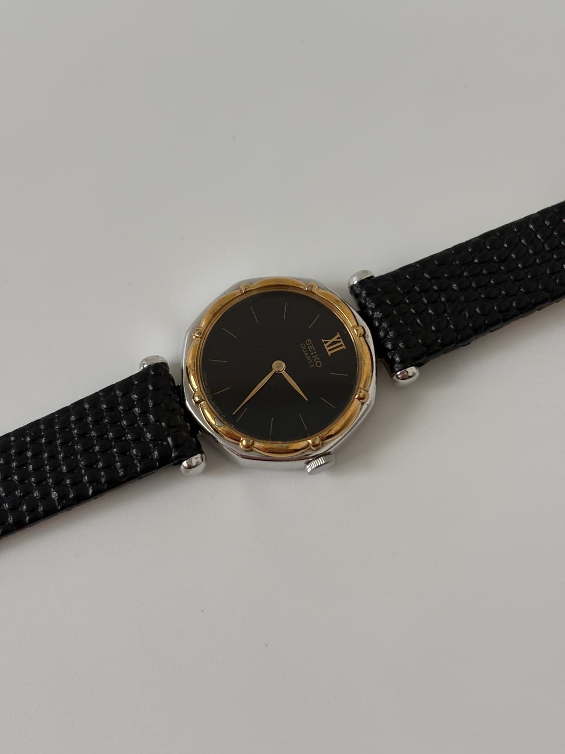 1980s Black Dial Gold Bezel Ladies Quart 상품이미지4