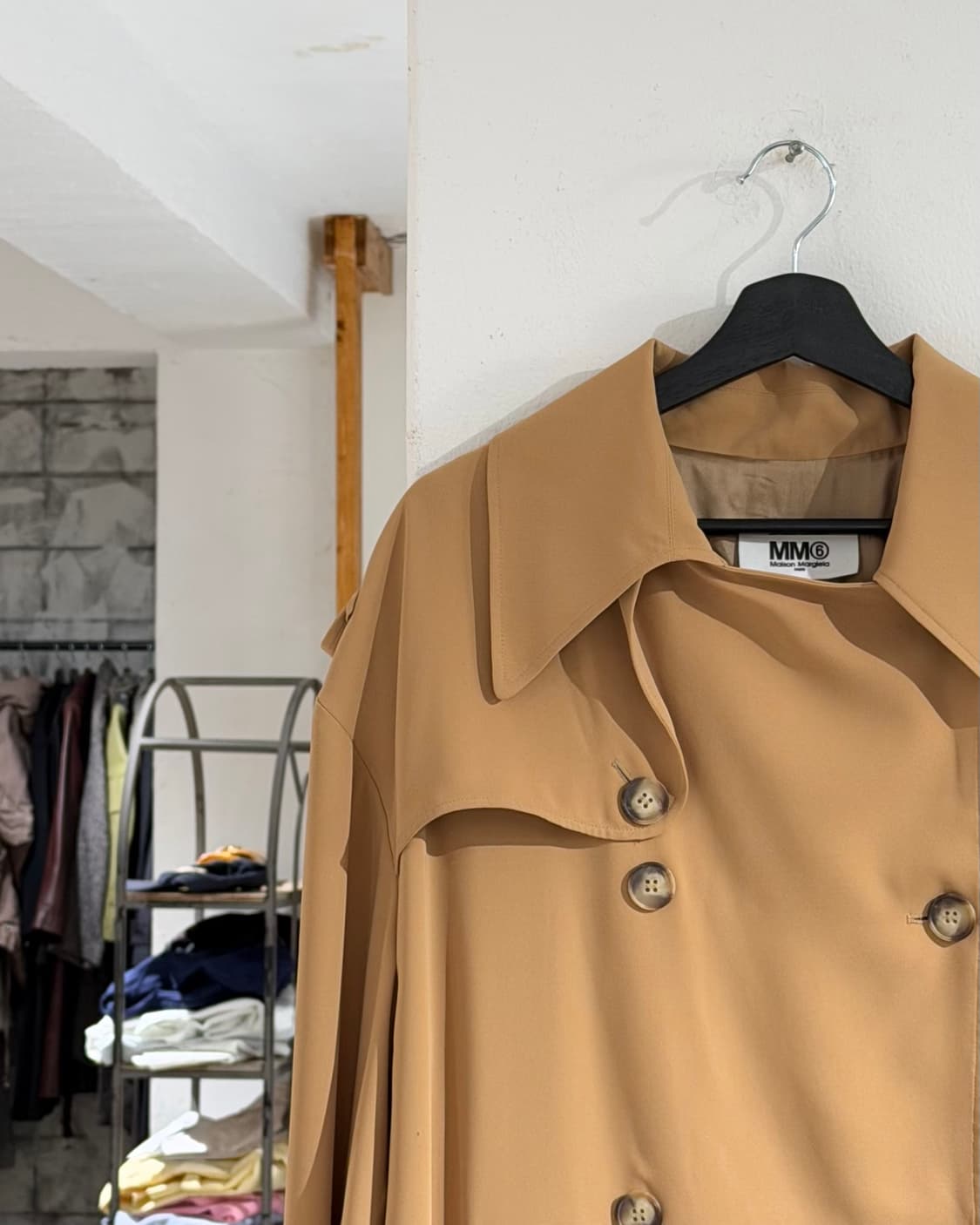 mm6 베이지 실크 더블 버튼 트렌치 코트 상품이미지2