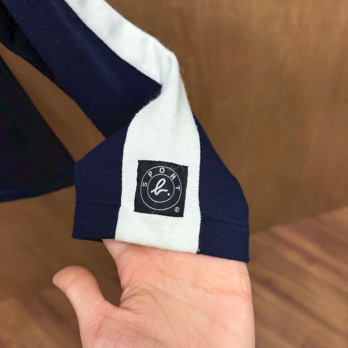 아네스베 크롭 후드 집업 소매 화이트 배색 라인 지퍼 포켓 디테일 네이비 상품이미지6