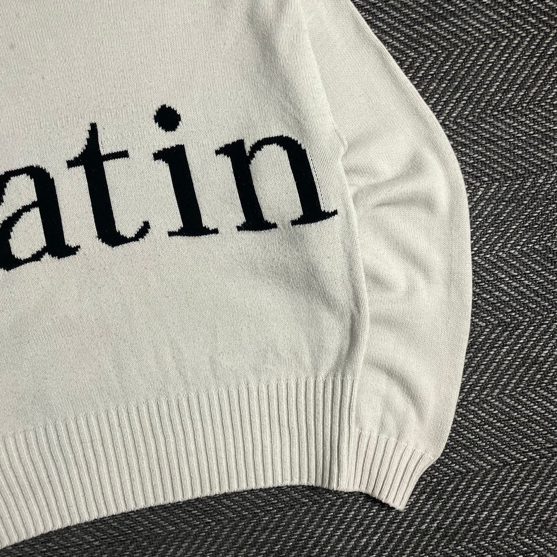 마뗑킴 빅로고 디테일 박시핏 니트o 3203 상품이미지2