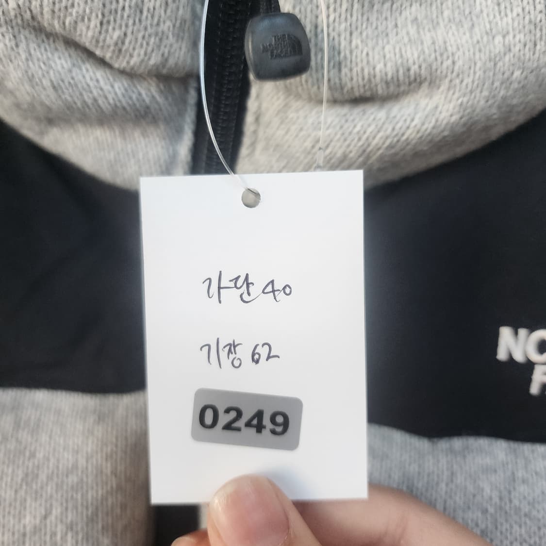 노스페이스 패딩 조끼 그레이/블랙 상품이미지9