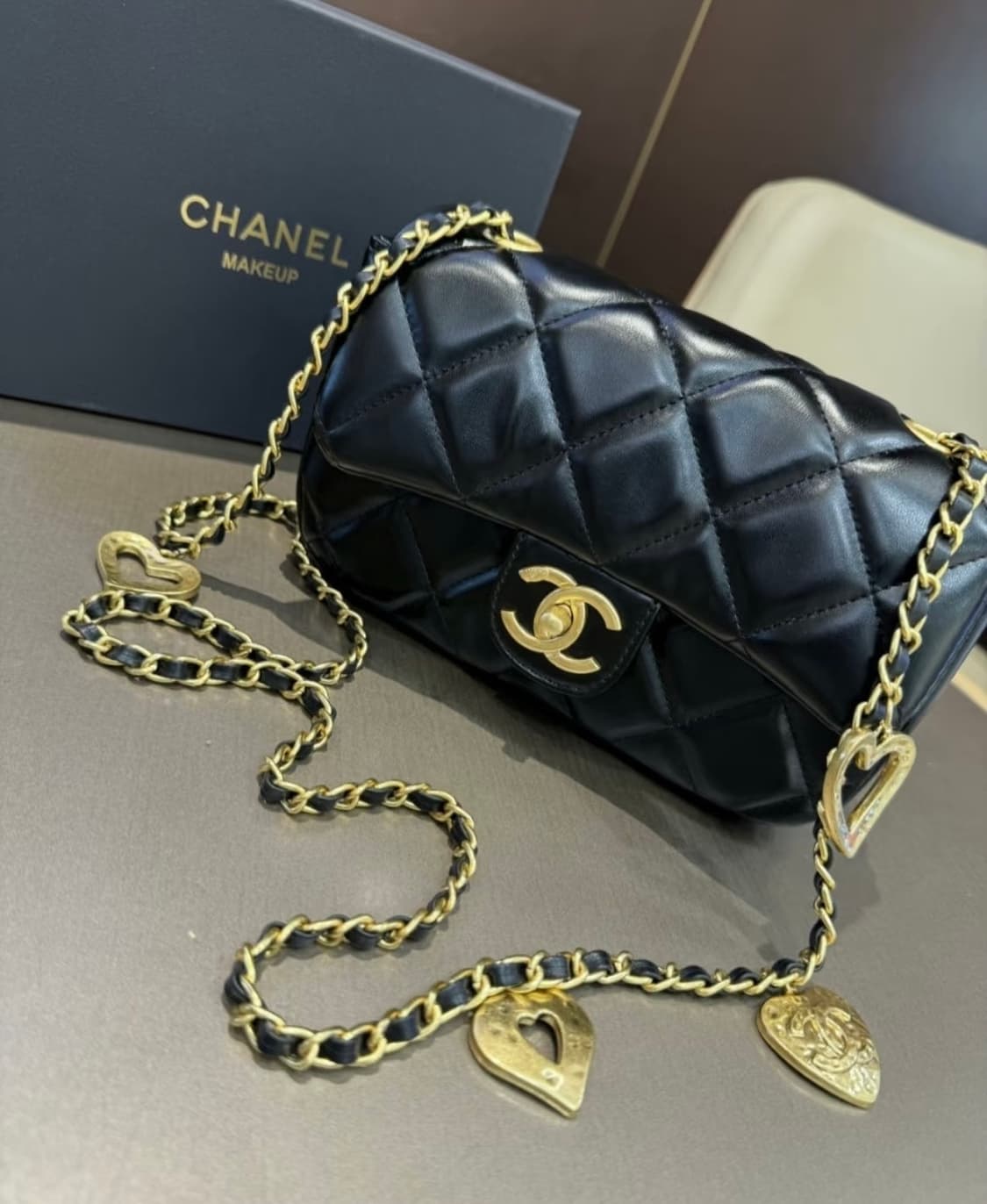 샤넬 뷰티 체인 하트참 크로스백 숄더백 상품이미지1