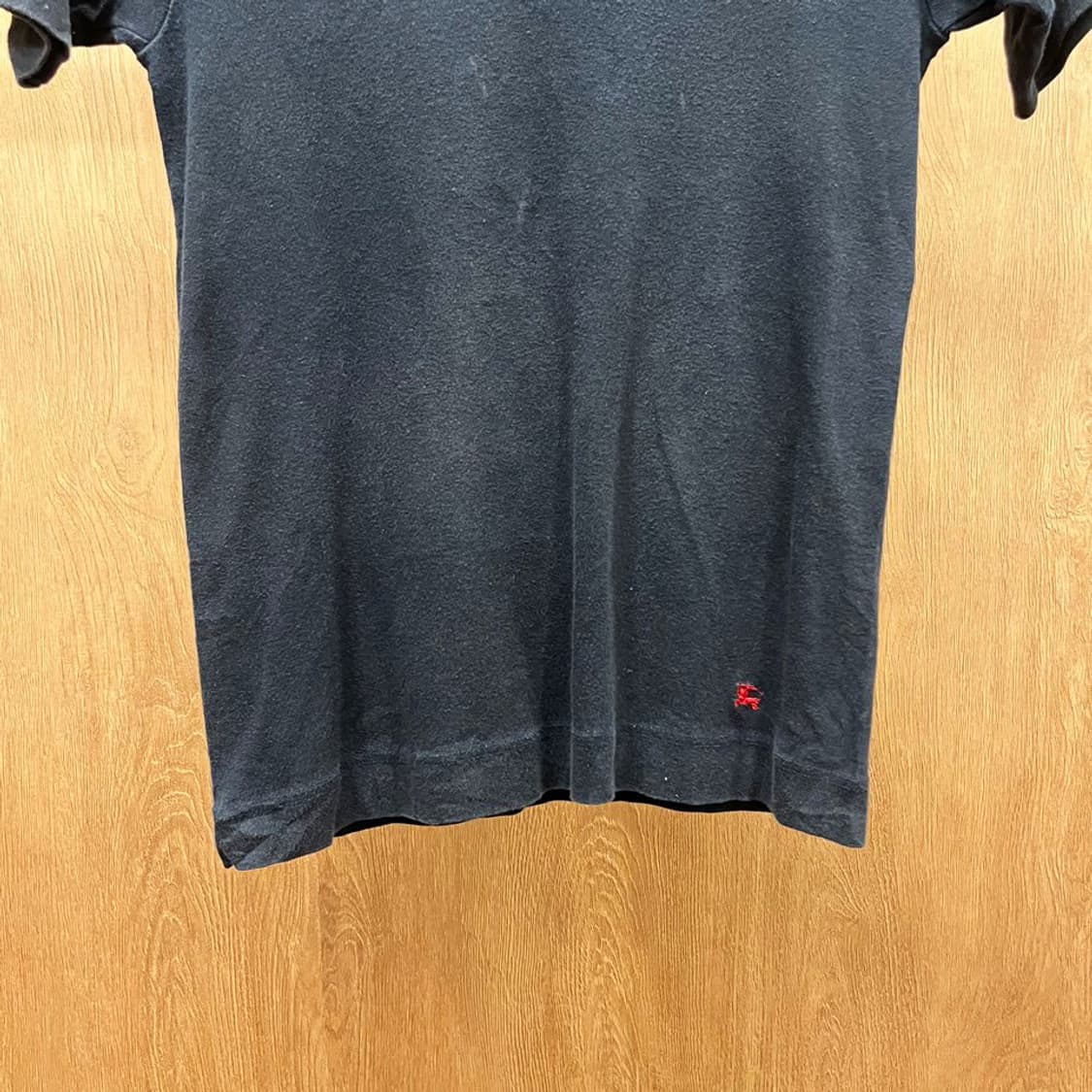 버버리 런던 코튼 반팔 티셔츠 숄더 배색 라인 로고 자수 디테일 네이비 상품이미지5