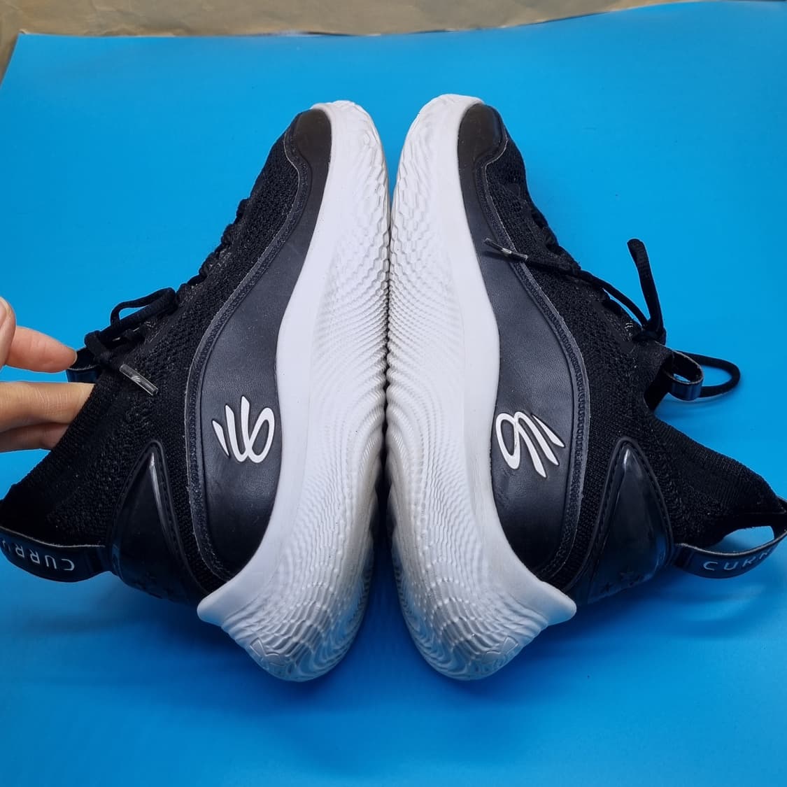 언더아머 커리 플로우8 농구화290 상품이미지5