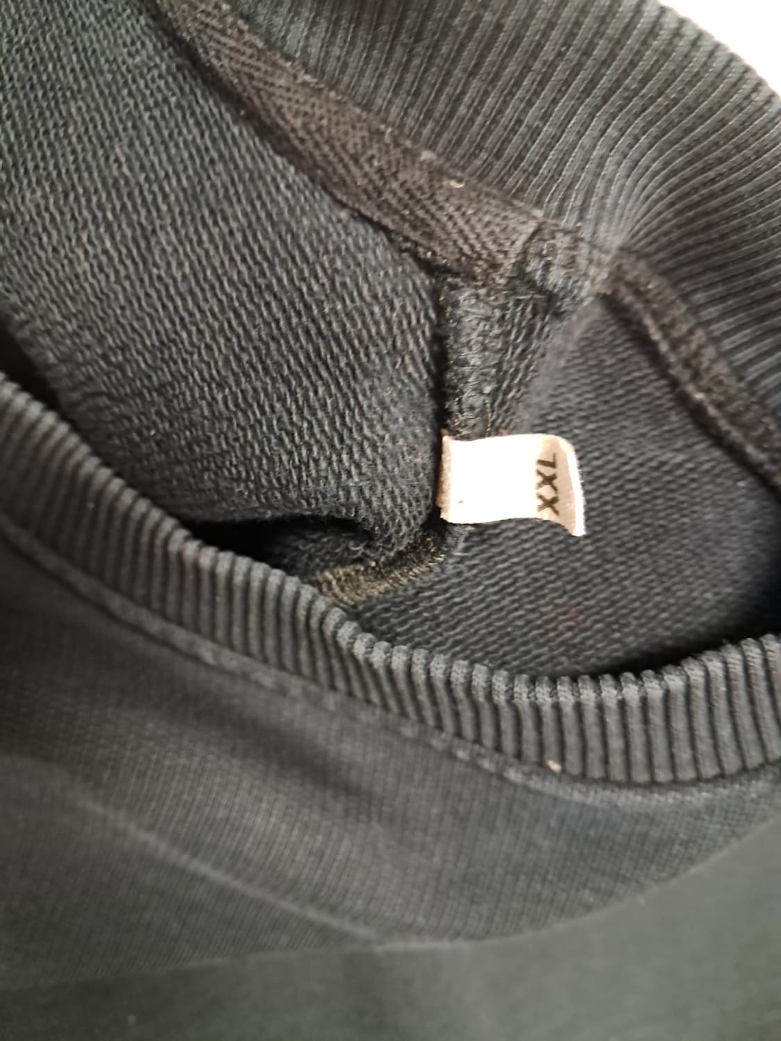 아미 스몰하트 블랙맨투맨 상품이미지4