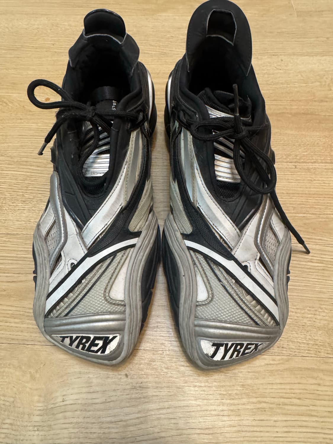 41사이즈 발렌시아가 타이렉스 그레이 상품이미지1