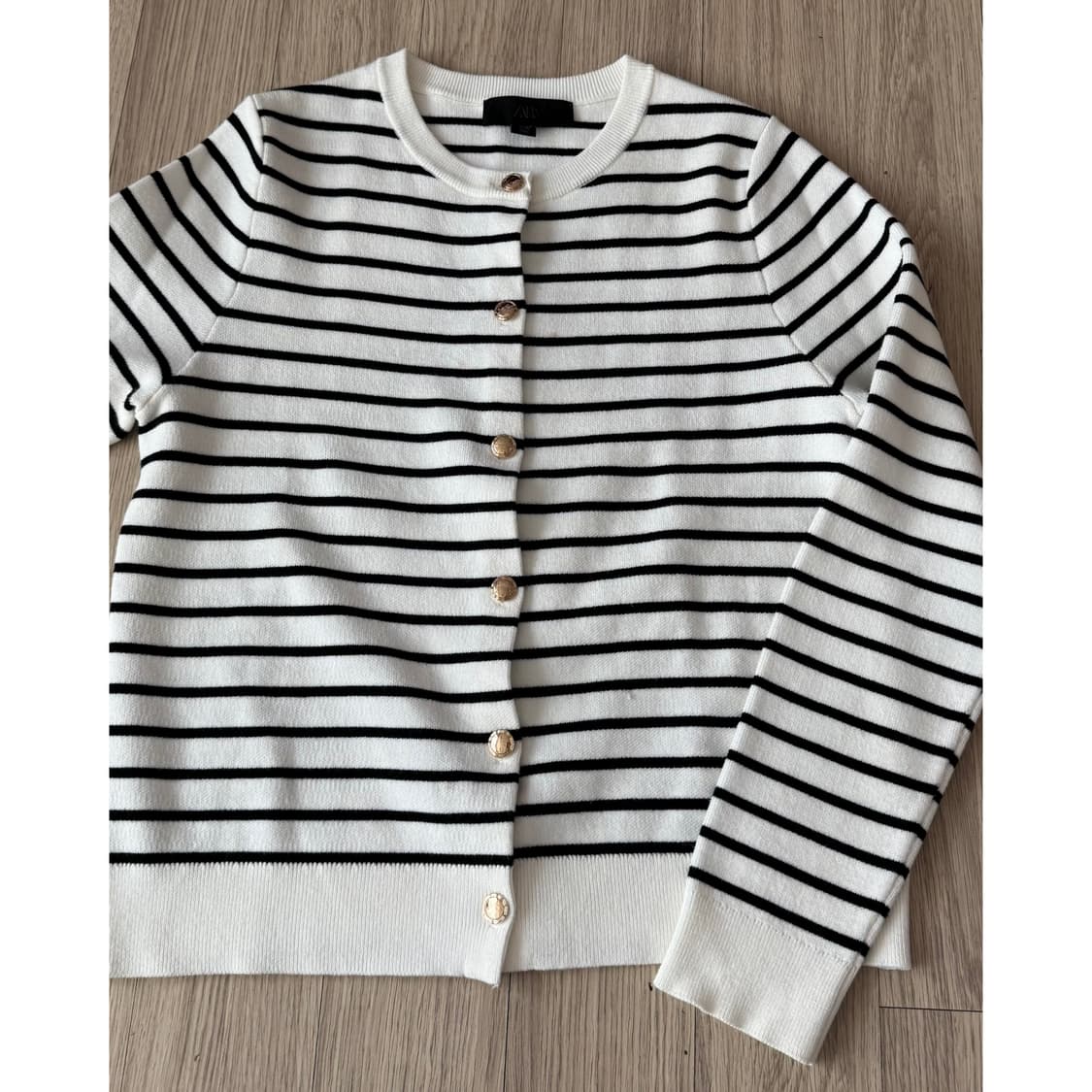 자라 단가라 금장 단추 가디건 S 상품이미지1