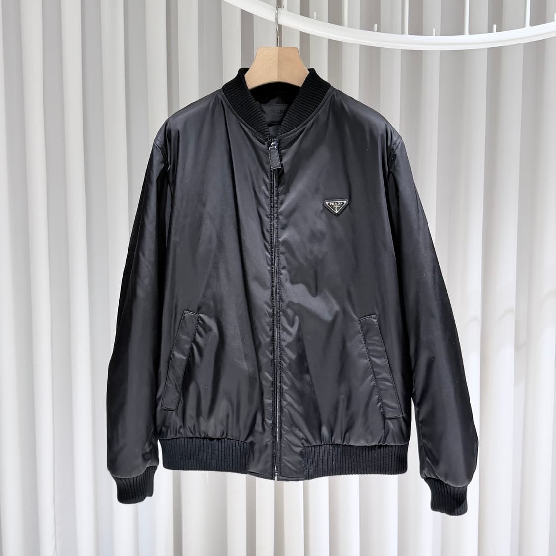 58 / 프라다 리나일론  봄버 블랙 자켓  / 미사용 상품이미지2