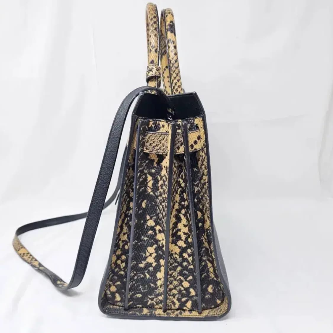 생로랑 세인트로랑 블랙 뱀피 핸드백 상품이미지8