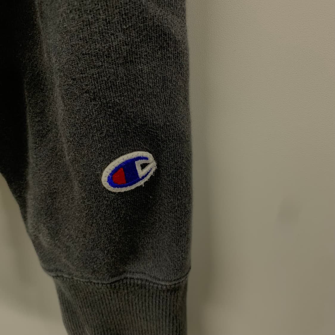 챔피온 자수로고 블랙 후드집업 상품이미지5