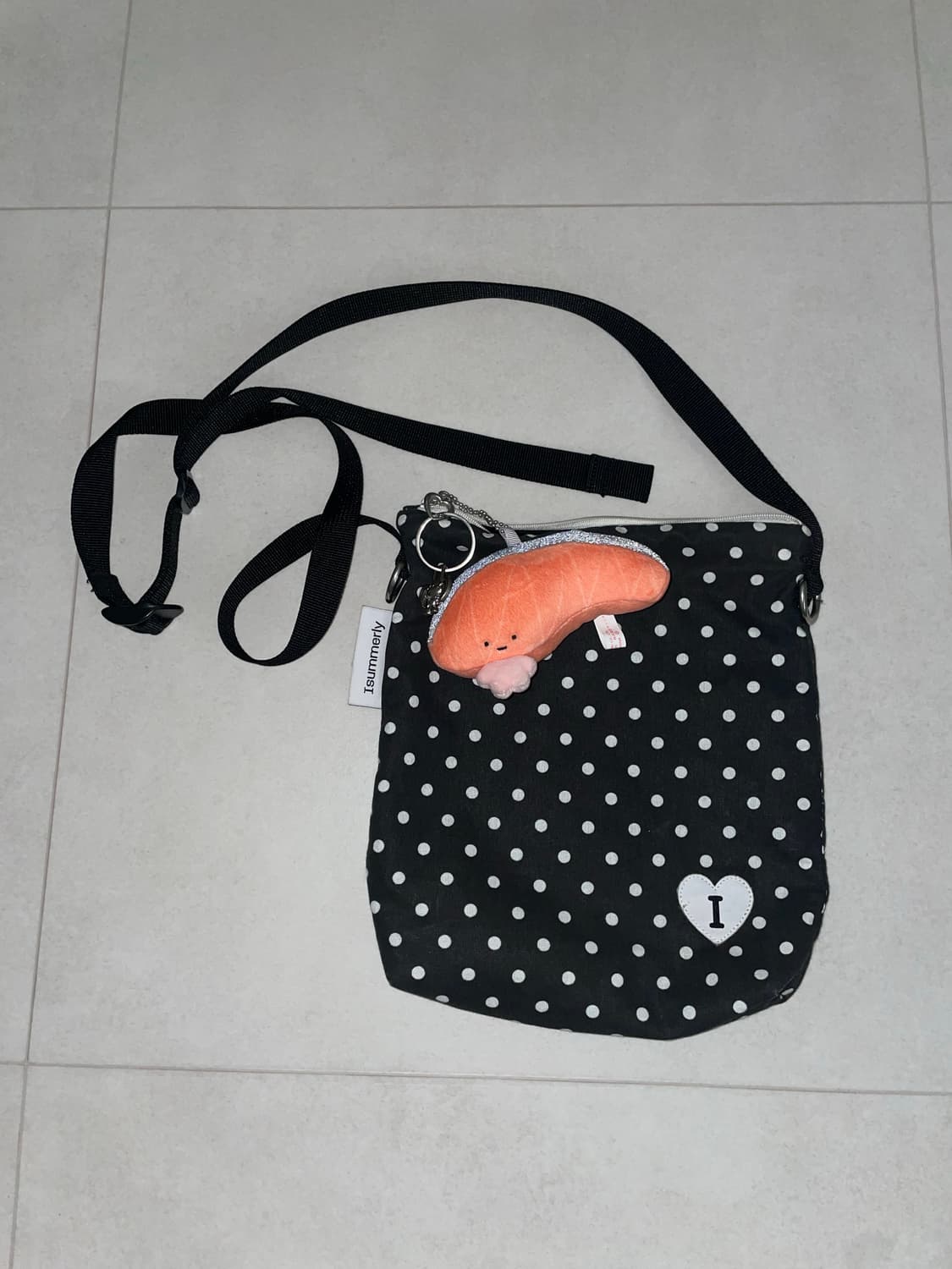아이썸머리 코이 크로스백 블랙 도트 가방 상품이미지2
